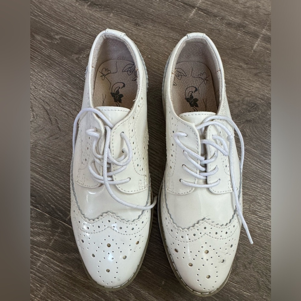 Platform White Lace-Up Wingtip Shoes, Size 39 - Picture 1 of 7